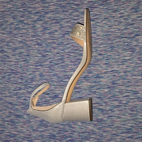 I. Miller Women's Emely Buckle Open Toe Block Heel Pumps Silver Size 8.5 - Picture 5 of 11